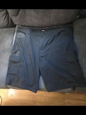 Dickies Black Cargo Shorts with Multiple Pockets